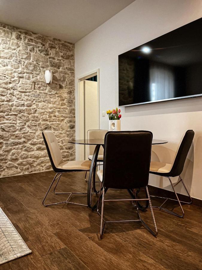 Borna And Franko Rooms Split City Centre Exterior photo