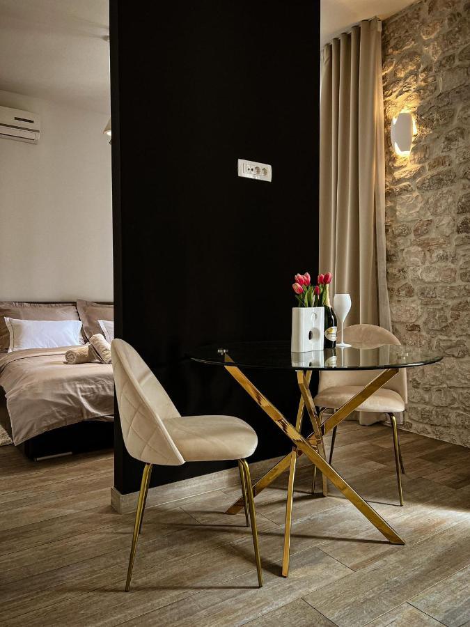 Borna And Franko Rooms Split City Centre Exterior photo