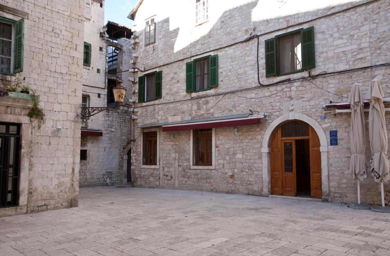 Borna And Franko Rooms Split City Centre Exterior photo